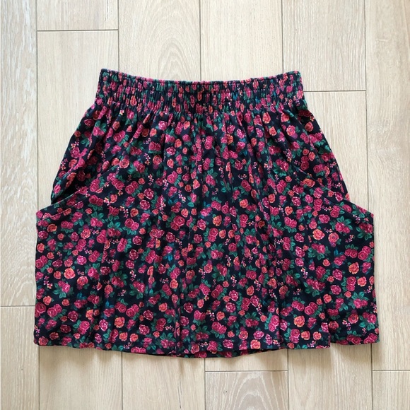Zara Trafaluc Rose Print Pocket Mini Skirt Size M - Picture 1 of 9
